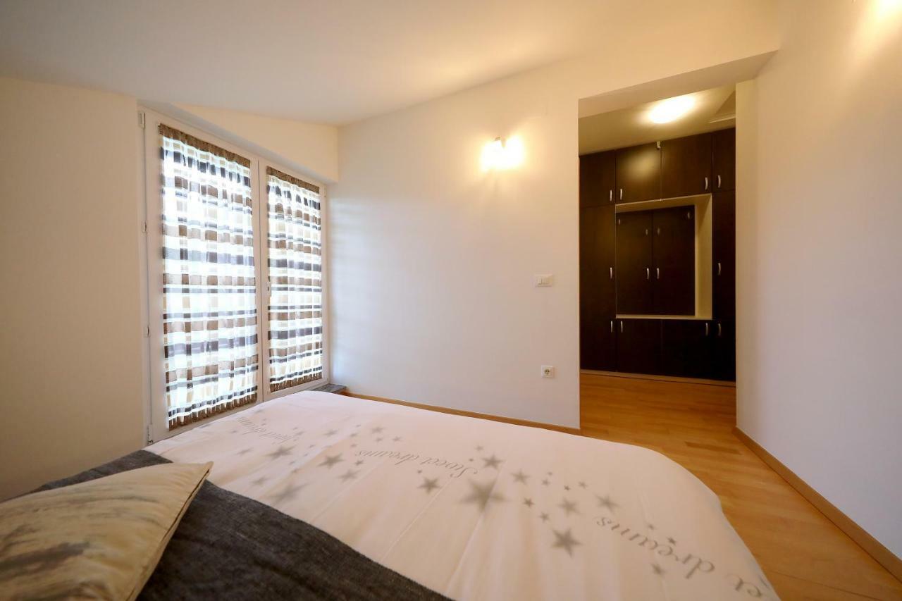 Apartman Luxury Nada With Pool Petrčane