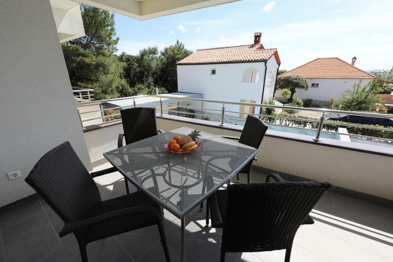 Luxury Nada With Pool Apartman Petrčane