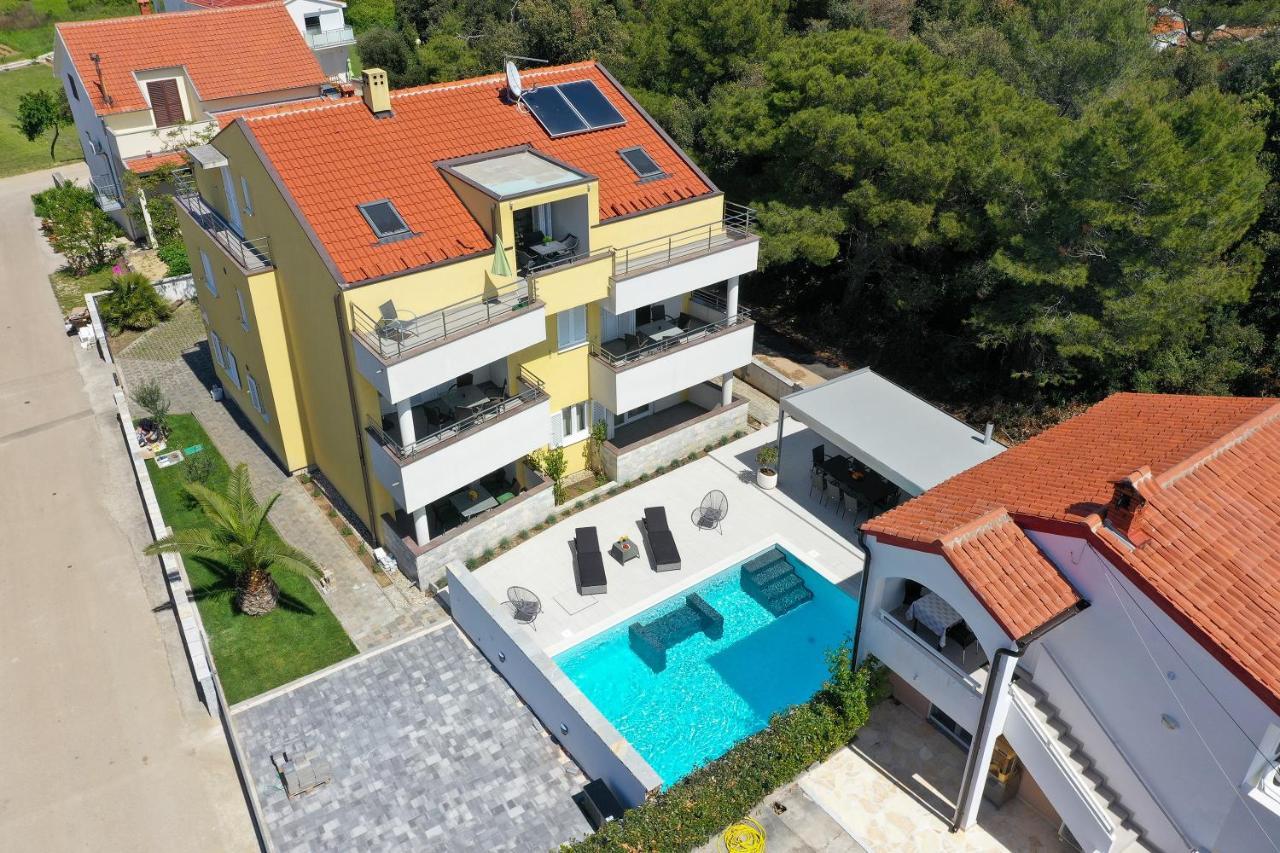 Apartman Luxury Nada With Pool